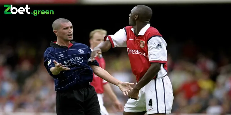 Đình chỉ thi đấu là hình phạt khi cầu thủ phạm lỗi nghiêm trọng trên sân thi đấu