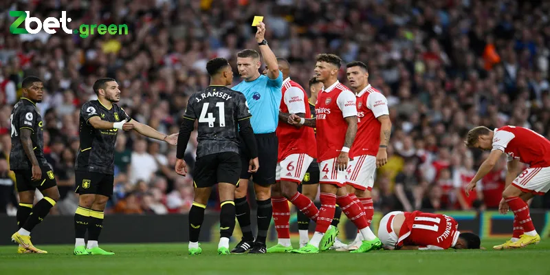 Nếu cầu thủ không tuân theo yêu cầu của trọng tài có thể bị đình chỉ thi đấu